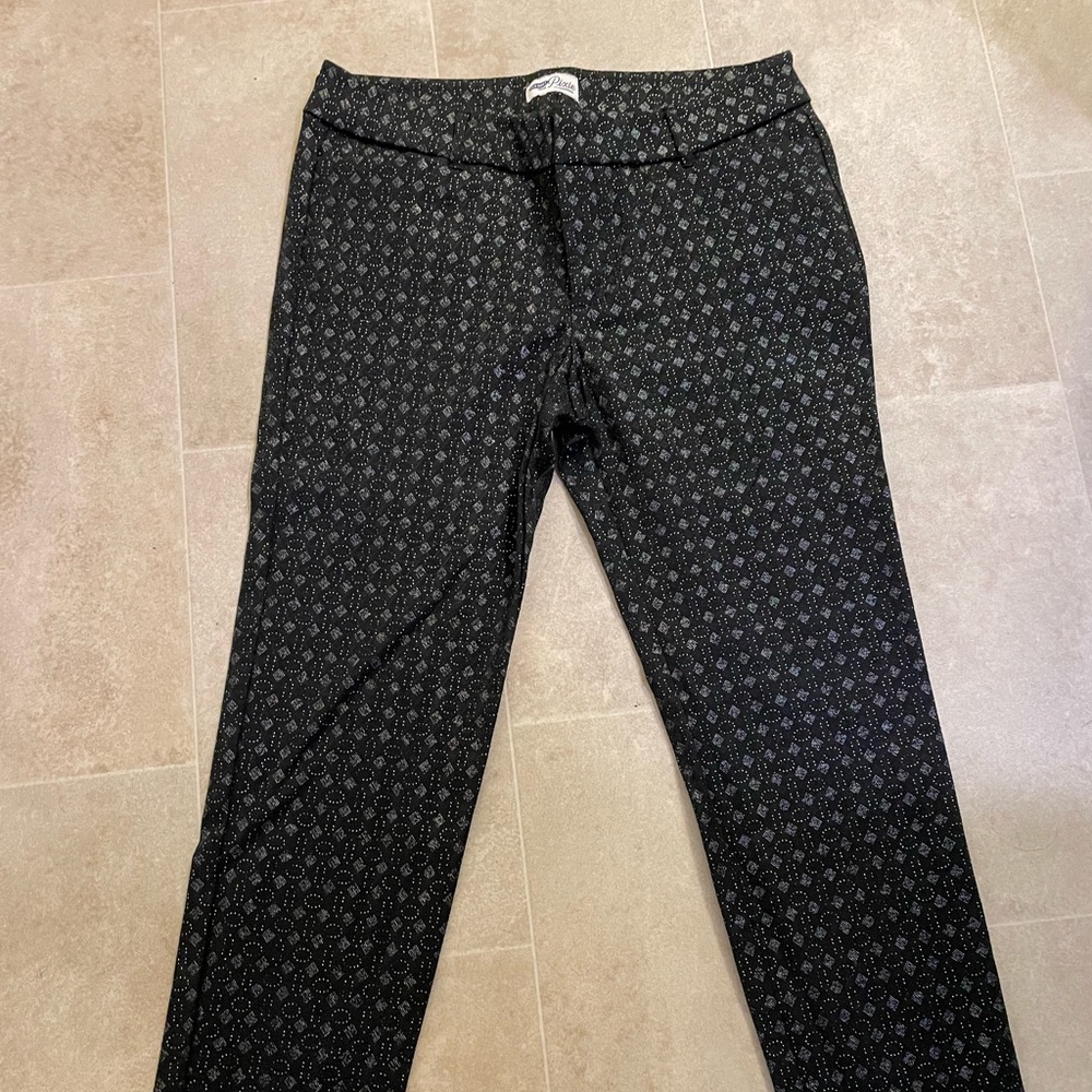 Old Navy Jacquard Pattern Pixie Pant